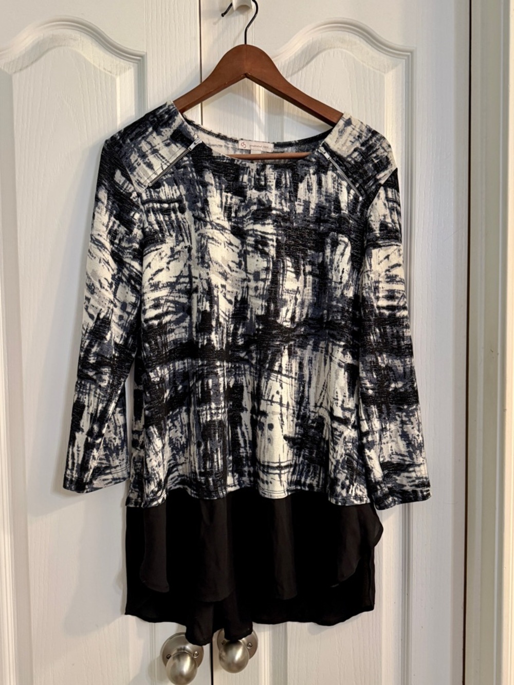 Black & White Abstract Layered Hem Tunic Sweater Top